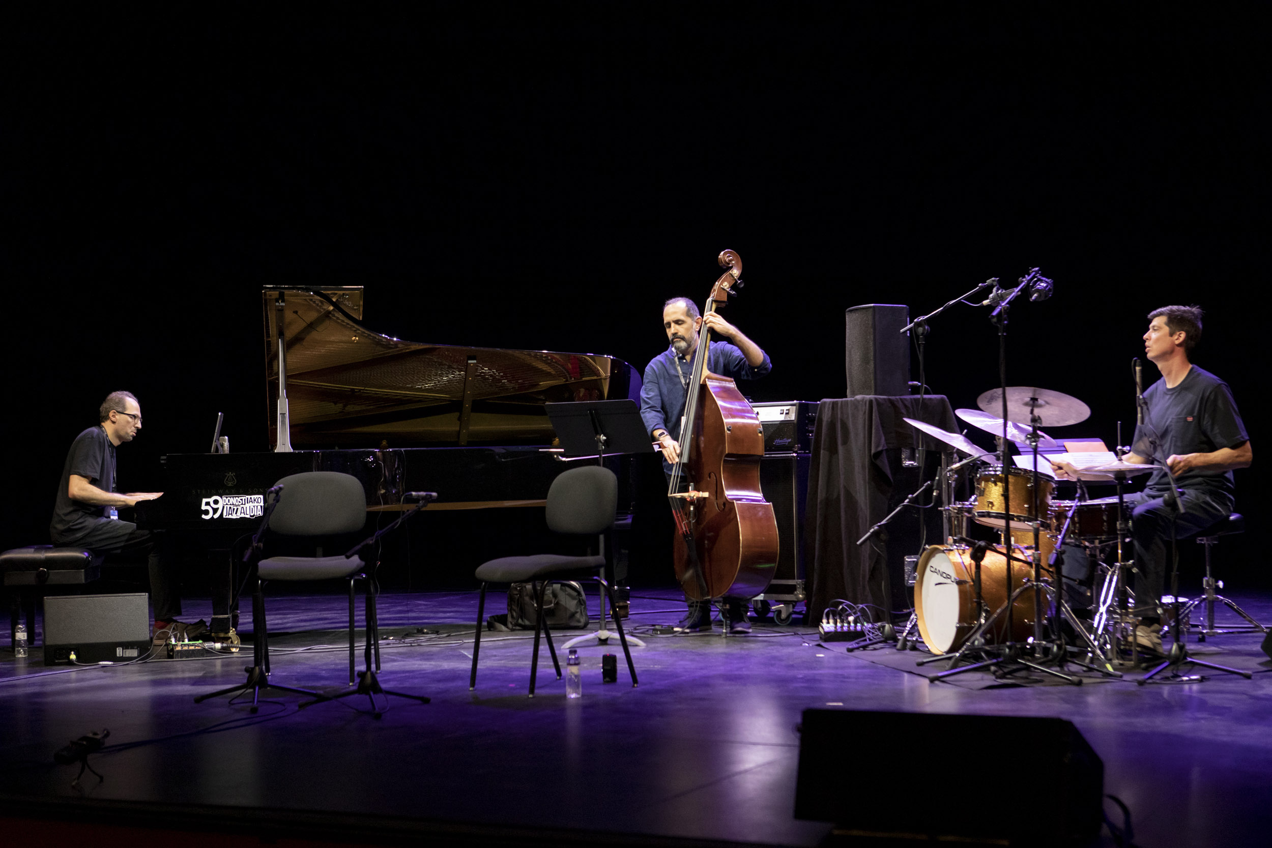 Brian Marsella, Jorge Roeder e Ches Smith (foto Lolo Vasco)