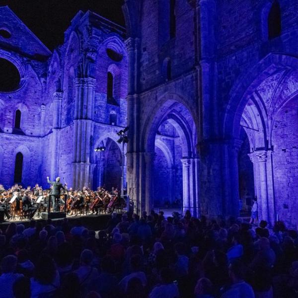 Orchestra Senzaspine_Acocella_San Galgano 02_Foto Roberto Testi