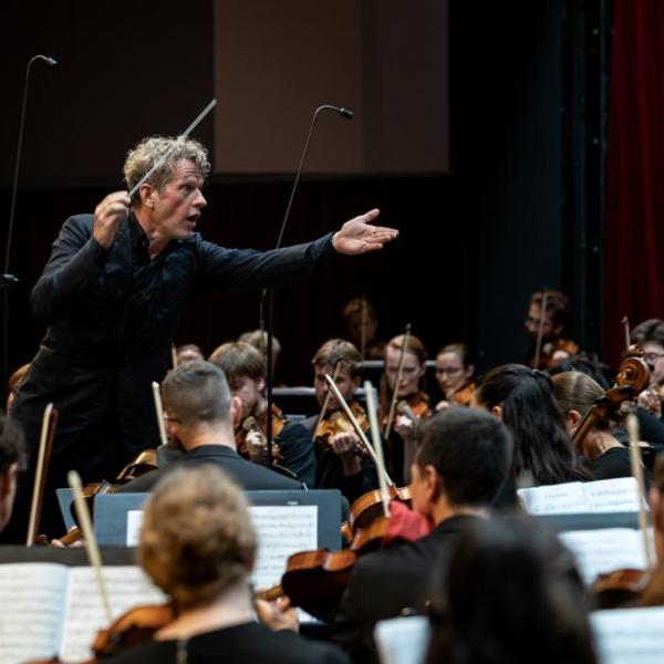 Philipp von Steinaecker, Mahler Academy Orchestra (foto Luca Guadagnini)