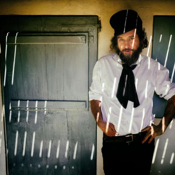Vinicio Capossela (foto di Guido Harari)