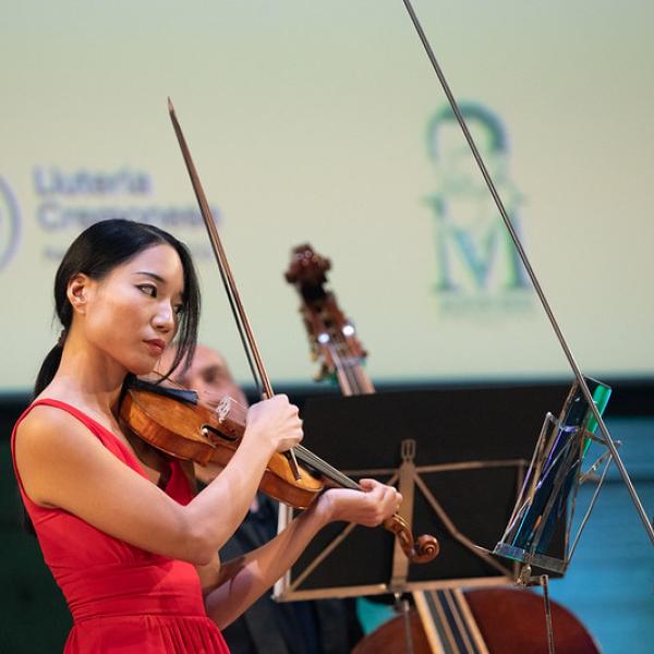  Lena Yokoyama