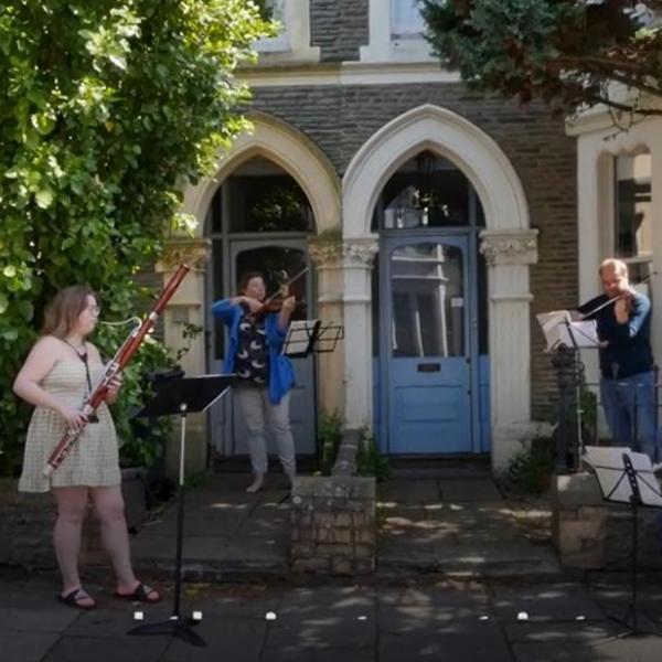 Concerto a Londra, mantenendo la distanza sociale