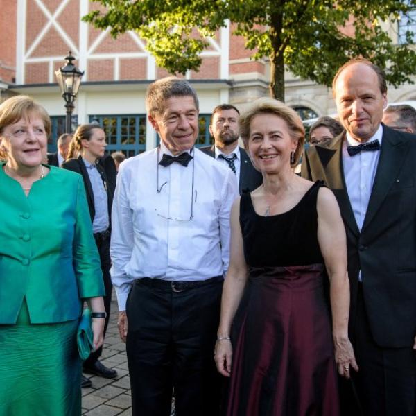 Ursula von der Leyen a Bayreuth con Angela Merkel