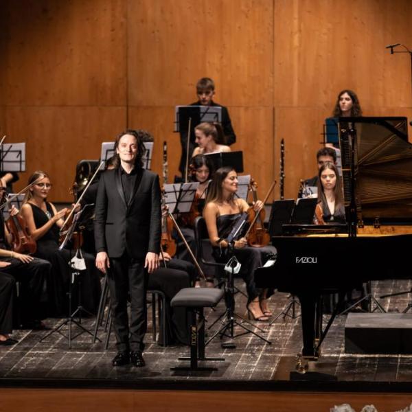 Alessandro Taverna e l'Orchestra Giovanile Italiana