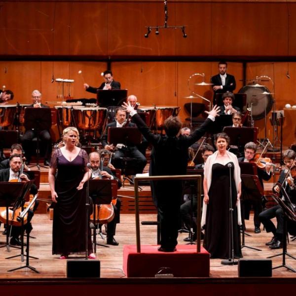  Jakob Hrůša e l'Orchestra dell’Accademia Nazionale di Santa Cecilia