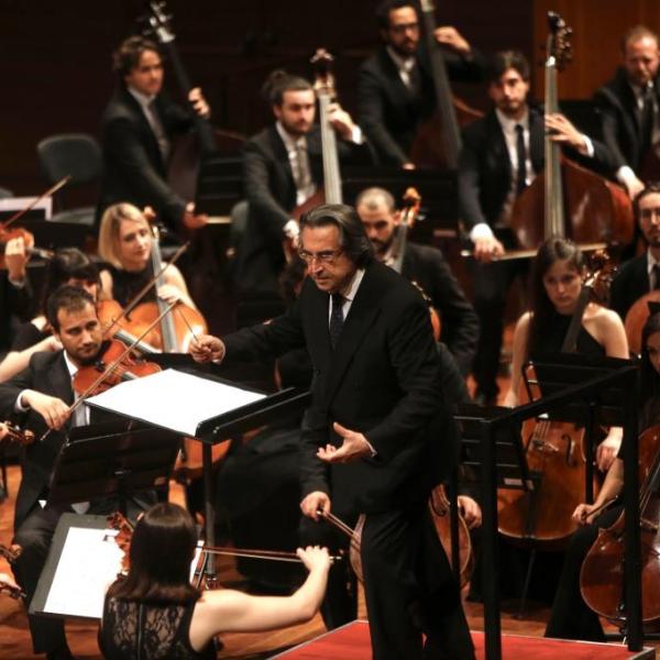 Muti e l'Orchestra Giovanile Luigi Cherubini (Foto Pasquale Juzzolino)