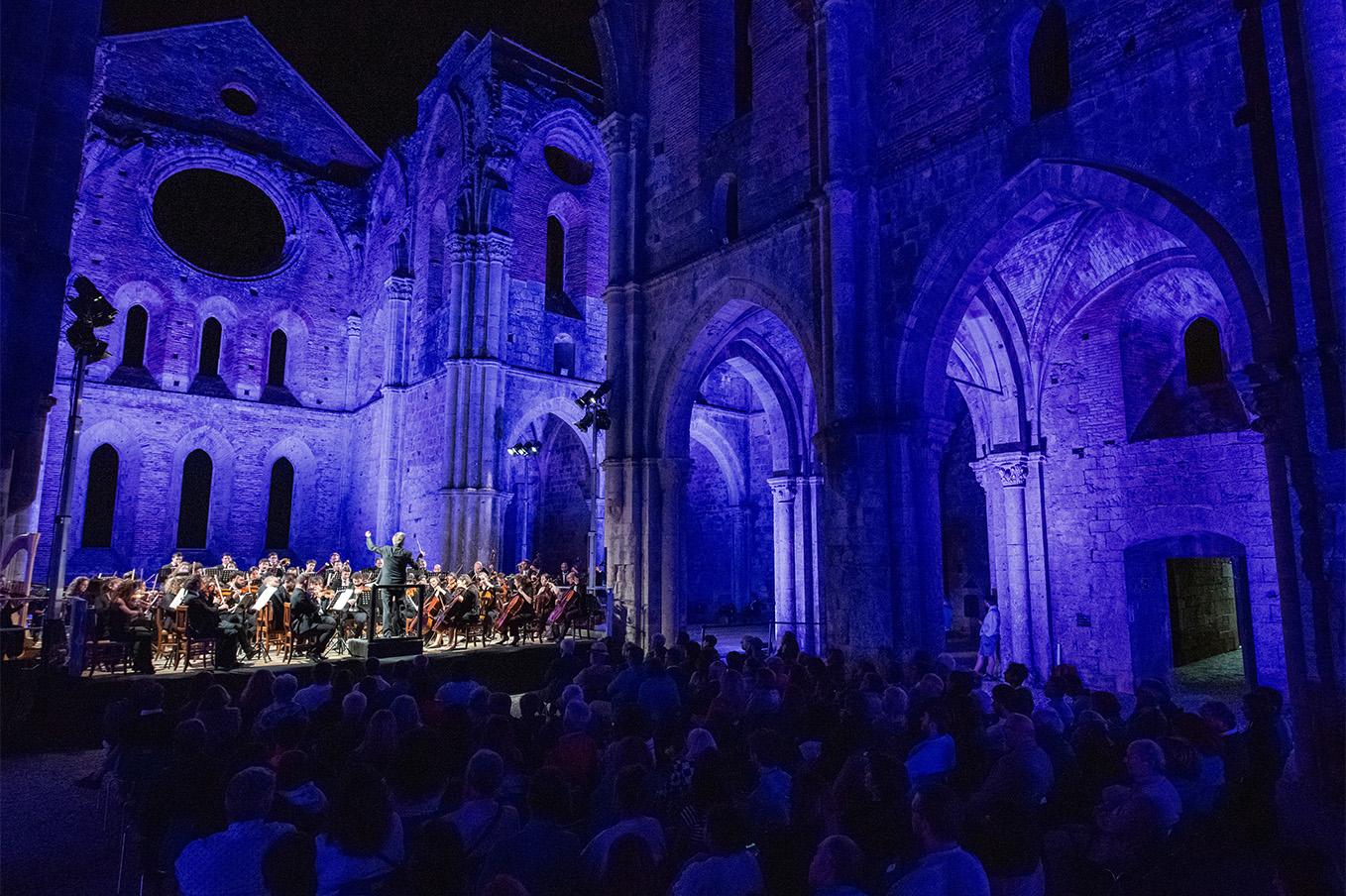 Orchestra Senzaspine_Acocella_San Galgano 02_Foto Roberto Testi
