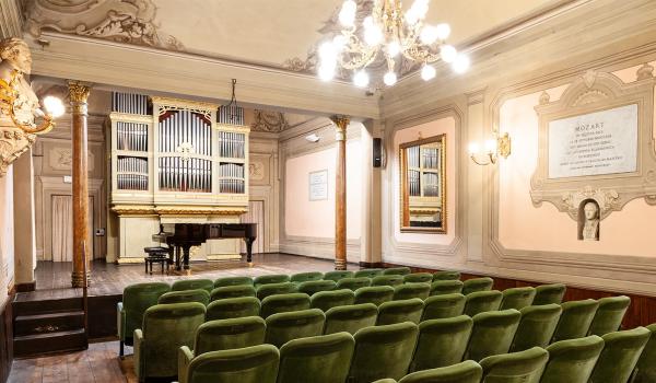 Accademia Filarmonica di Bologna-Sala Mozart (foto Nadia Del Frate) Accademia Filarmonica di Bologna-Corso di Alta Composizione