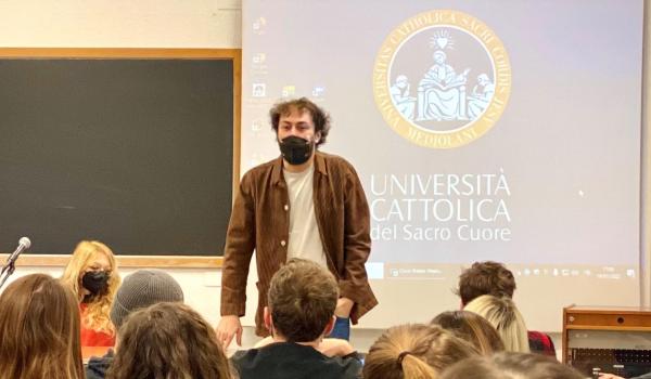 Lezione del Master con Riccardo Zanotti (Autore e Cantante dei Pinguini Tattici Nucleari) e Nina Selvini (Managing Director di Astarte Agency Master in Comunicazione Musicale