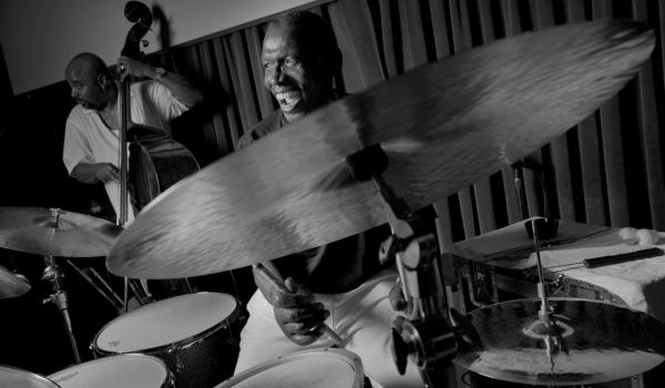 Elvin Jones (foto Jimmy Katz)