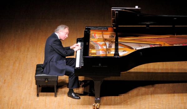 Andras Schiff (Foto Yutaka Suzuki)