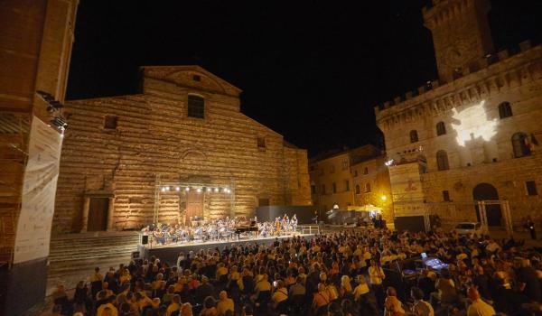 Un concerto in Piazza Grande Un concerto in Piazza Grande