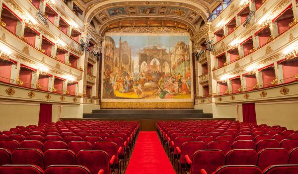 Il Teatro Pergolesi (Foto Rosalia Filippetti)