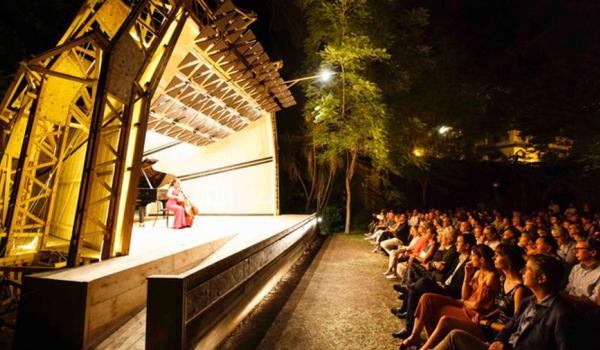 Un concerto a Villa Pennisi (Foto Flavio Iannillo)