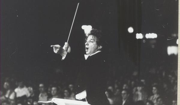 Settembre 1977: Yuri Ahronovitch dirige la Nona di Beethoven in Piazza San Carlo a Torino