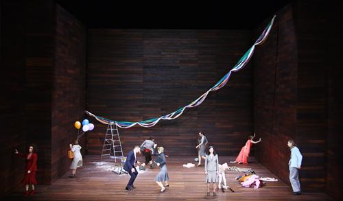 Un a scena da "Intermezzo" (foto Rolf Bock) Un a scena da "Intermezzo" (foto Rolf Bock)