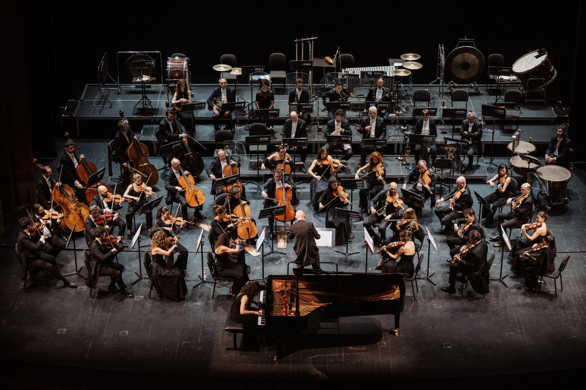 Filarmonica Toscanini - Enrico Onofri - Marie-Ange Nguci (foto Andrea Cantini) Filarmonica Toscanini - Enrico Onofri - Marie-Ange Nguci (foto Andrea Cantini)