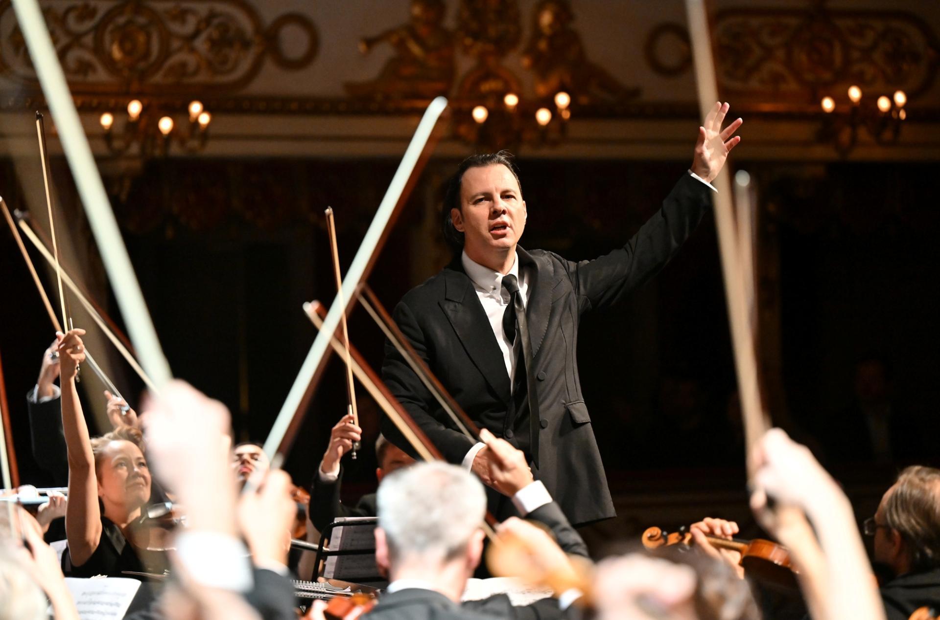 Teodor Currentzis, musicAeterna - Festival Verdi 2024 (foto Roberto Ricci) Teodor Currentzis, musicAeterna - Festival Verdi 2024 (foto Roberto Ricci)
