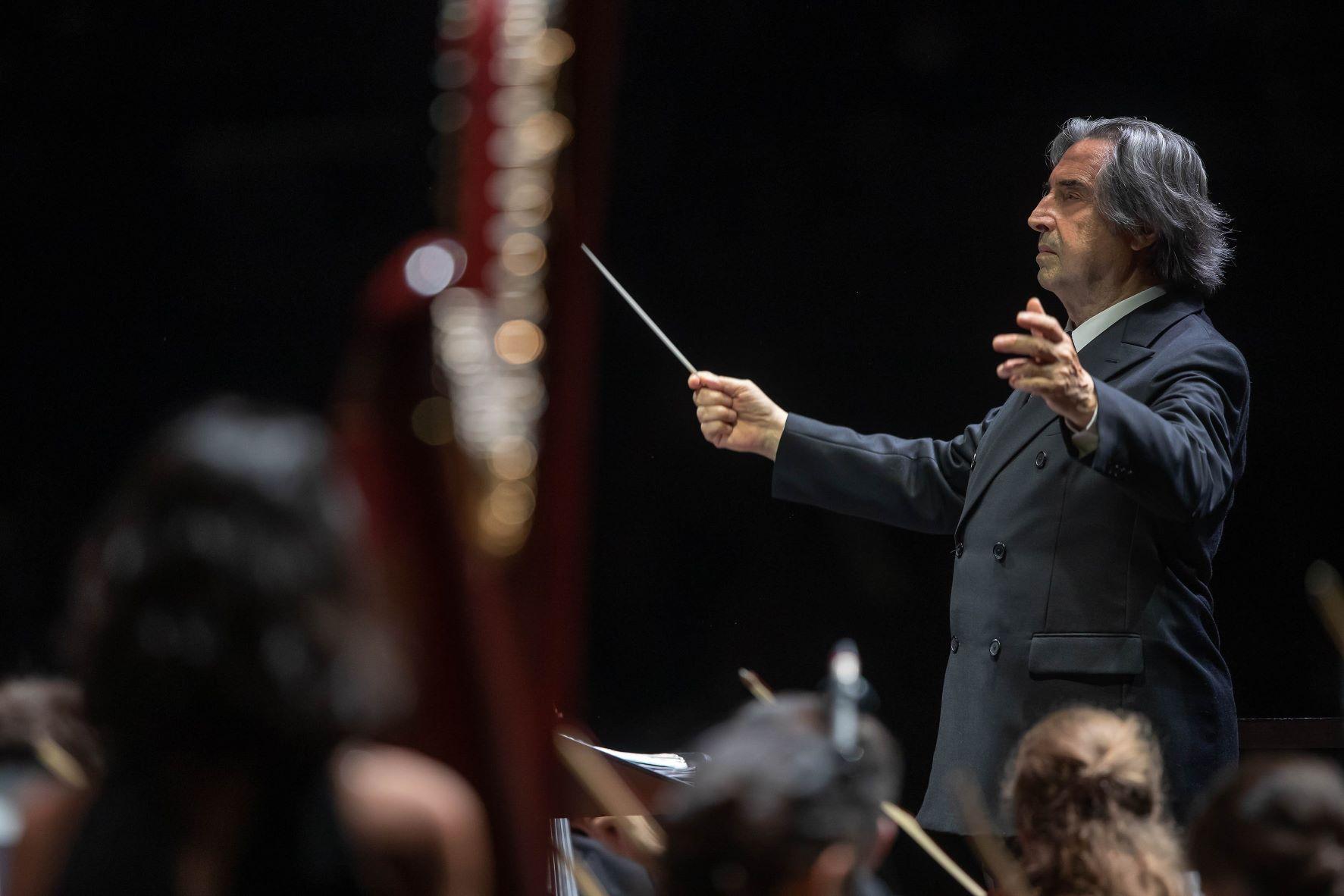 Concerto Orchestra Giovanile “Luigi Cherubini”- Direttore Riccardo Muti - Palazzo Mauro de André (foto Zani-Casadio) Concerto Orchestra Giovanile “Luigi Cherubini”- Direttore Riccardo Muti - Palazzo Mauro de André (foto Zani-Casadio)