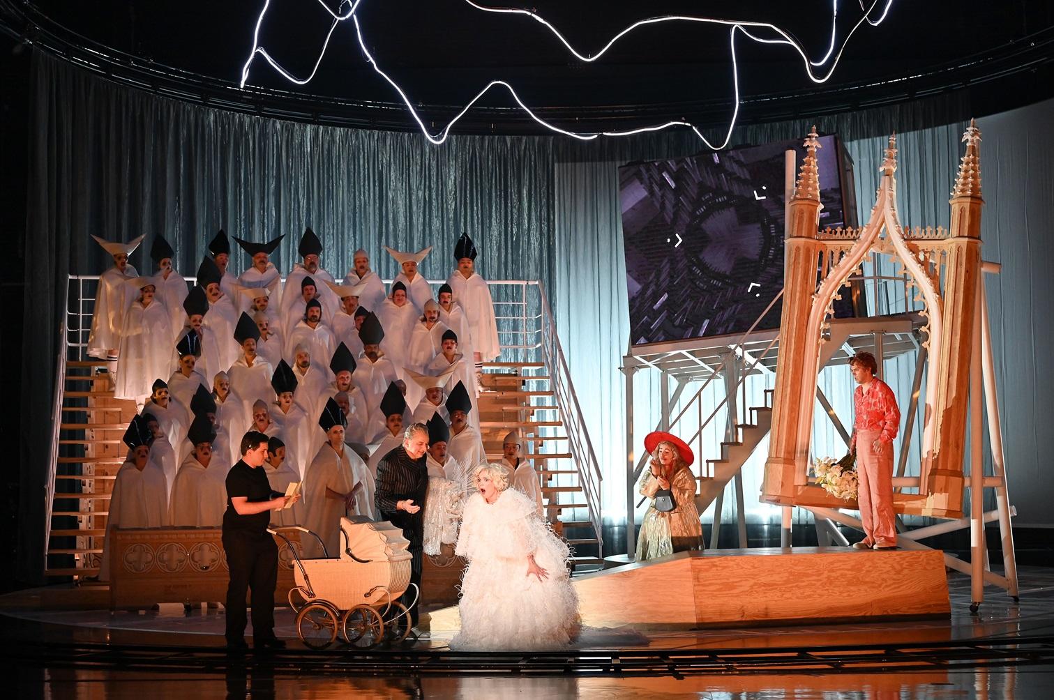 Contes d'Hoffmann (Foto Martin Kaufhold) Contes d'Hoffmann (Foto Martin Kaufhold)