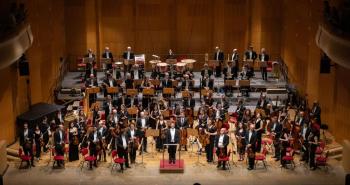 Bernàcer e l’Orchestra del Teatro Comunale di Bologna (Foto Andrea Ranzi)