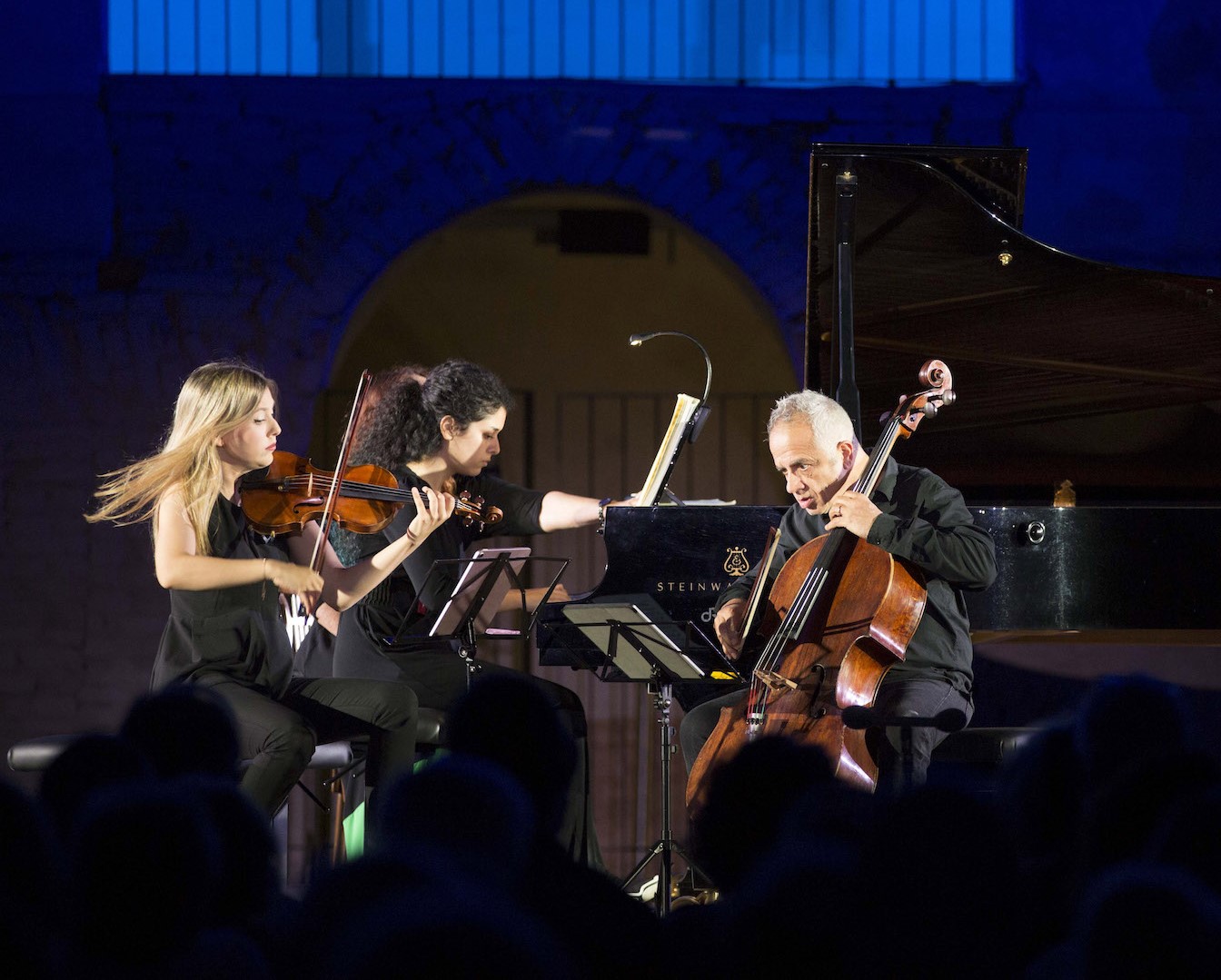 Clarissa Bevilacqua, Carlotta Maestrini, Giovanni Sollima (foto Fondazione I Teatri)