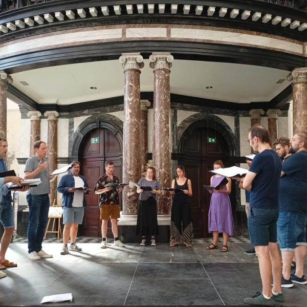 Vox Luminis durante la prova nella Sint-Pauluskerk (foto di Paolo Scarnecchia)