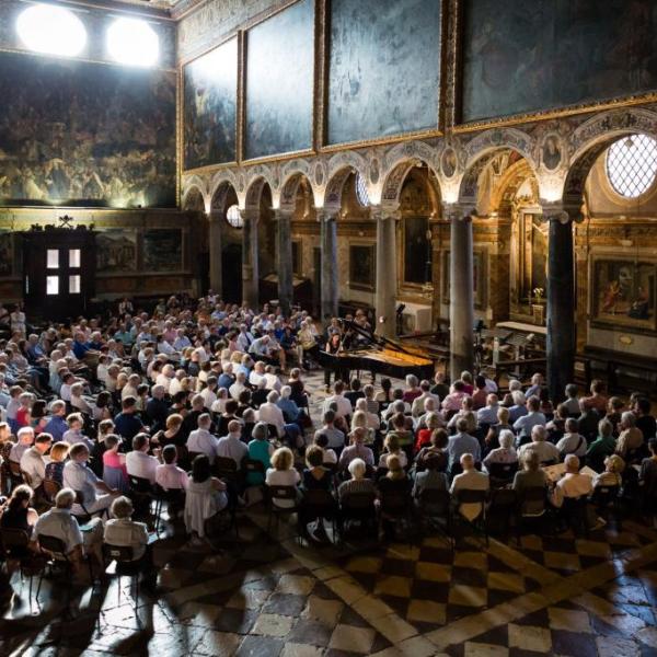 Angela Hewitt suona nella Basilica di San Pietro a Perugia