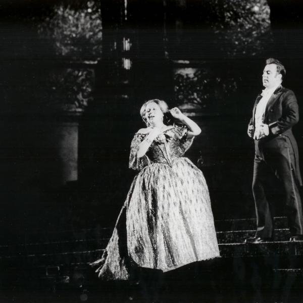 Renata Scotto, con Carlo Bergonzi, in Traviata all'Arena di Verona, 1970 (Foto Bisazza/Archivio Storico Fondazione Arena di Verona)