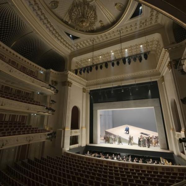 Carmen senza pubblico alla Staatsoper di Berlino ( Foto Peter Adamik)