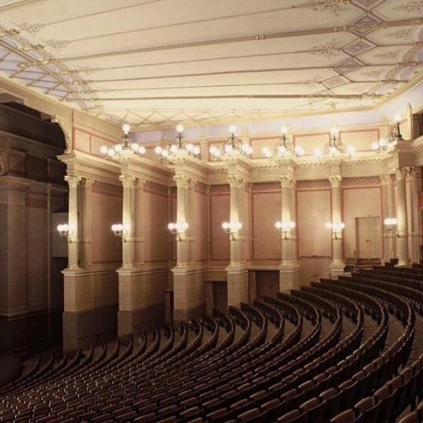 La sala del Teatro di Bayreuth - Bayreuth cancellato