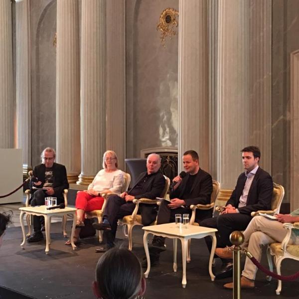 Barenboim alla conferenza stampa