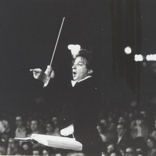 Settembre 1977: Yuri Ahronovitch dirige la Nona di Beethoven in Piazza San Carlo a Torino