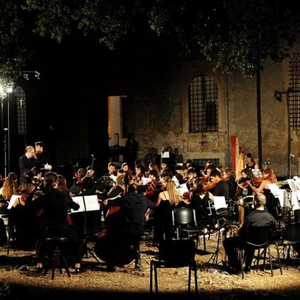 Un concerto nel cortile del Castello di Sermoneta