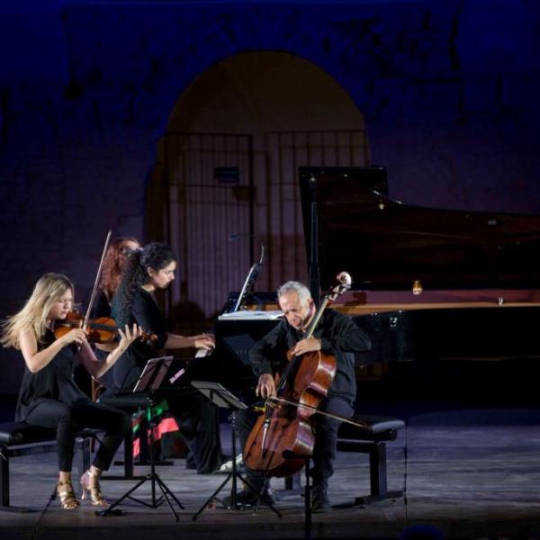 Clarissa Bevilacqua, Carlotta Maestrini, Giovanni Sollima (foto Fondazione I Teatri)