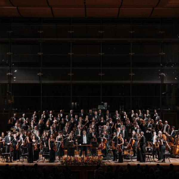 Roberto Abbado, Filarmonica Arturo Toscanini (foto Luca Pezzani)