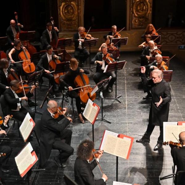 Valerij Gergiev e l'Orchestra del Teatro Comunale di Bologna (Foto Roberto Ricci)