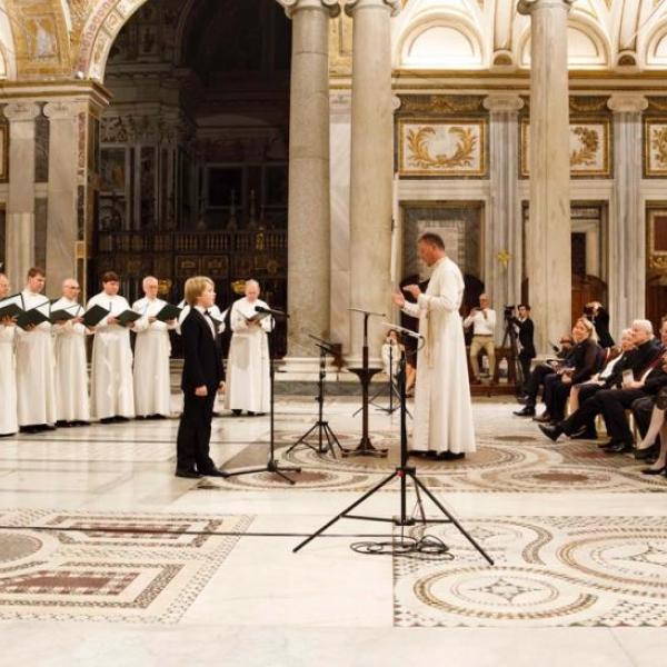 Il coro del monastero Danilov di Mosca