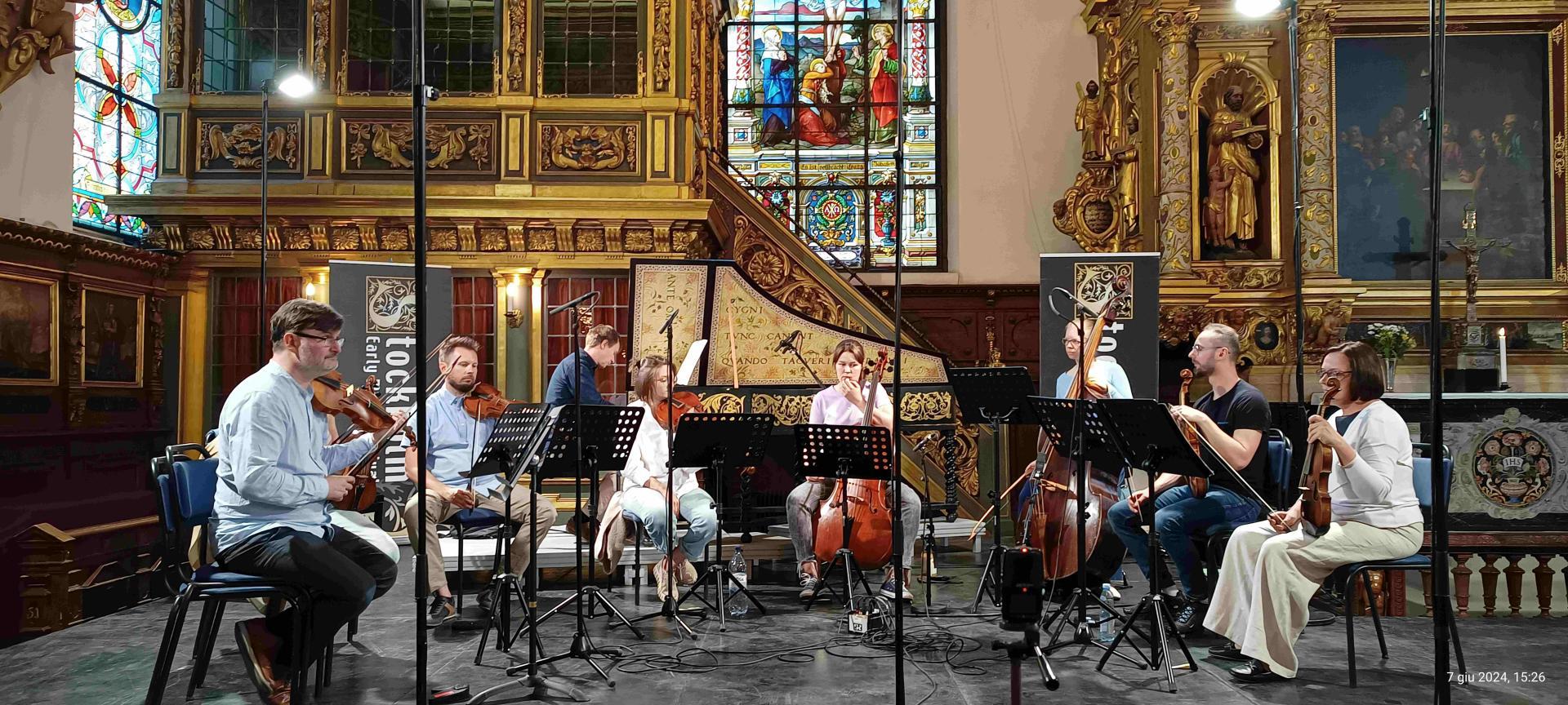 Arte dei Suonatori durante le prove nella Chiesa Germanica di Stoccolma (foto di P. Scarnecchia) 