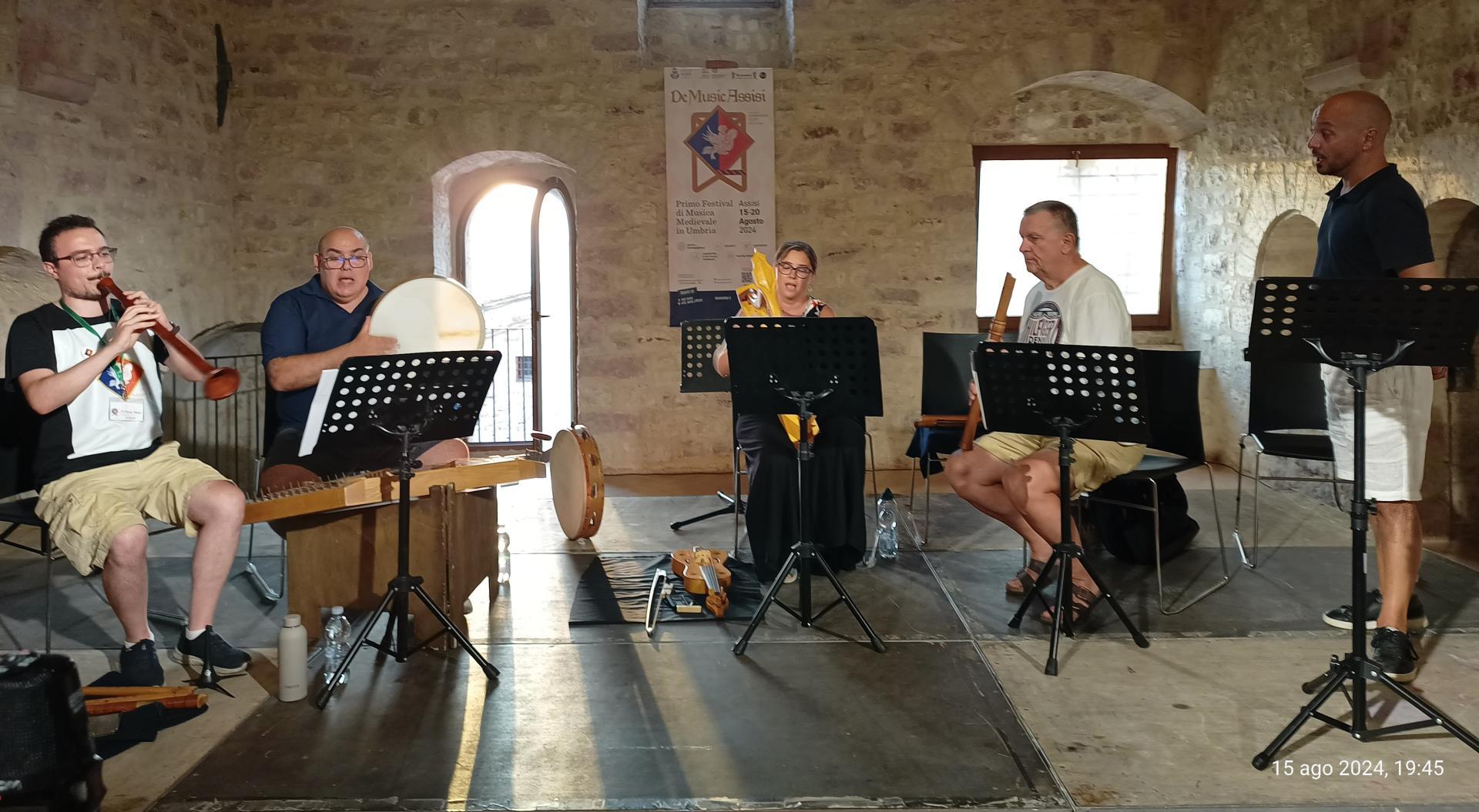 Ensemble Orientis Partibus durate la prova (foto di Paolo Scarnecchia)