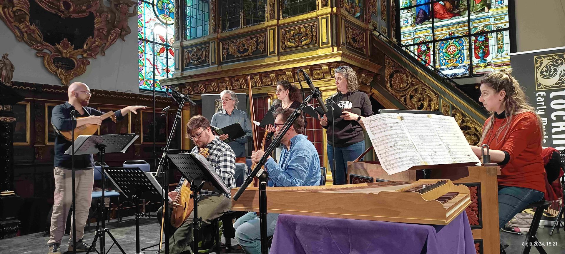 La Fonte Musica durante le prove nella Chiesa Germanica (foto di P. Scarmecchia)