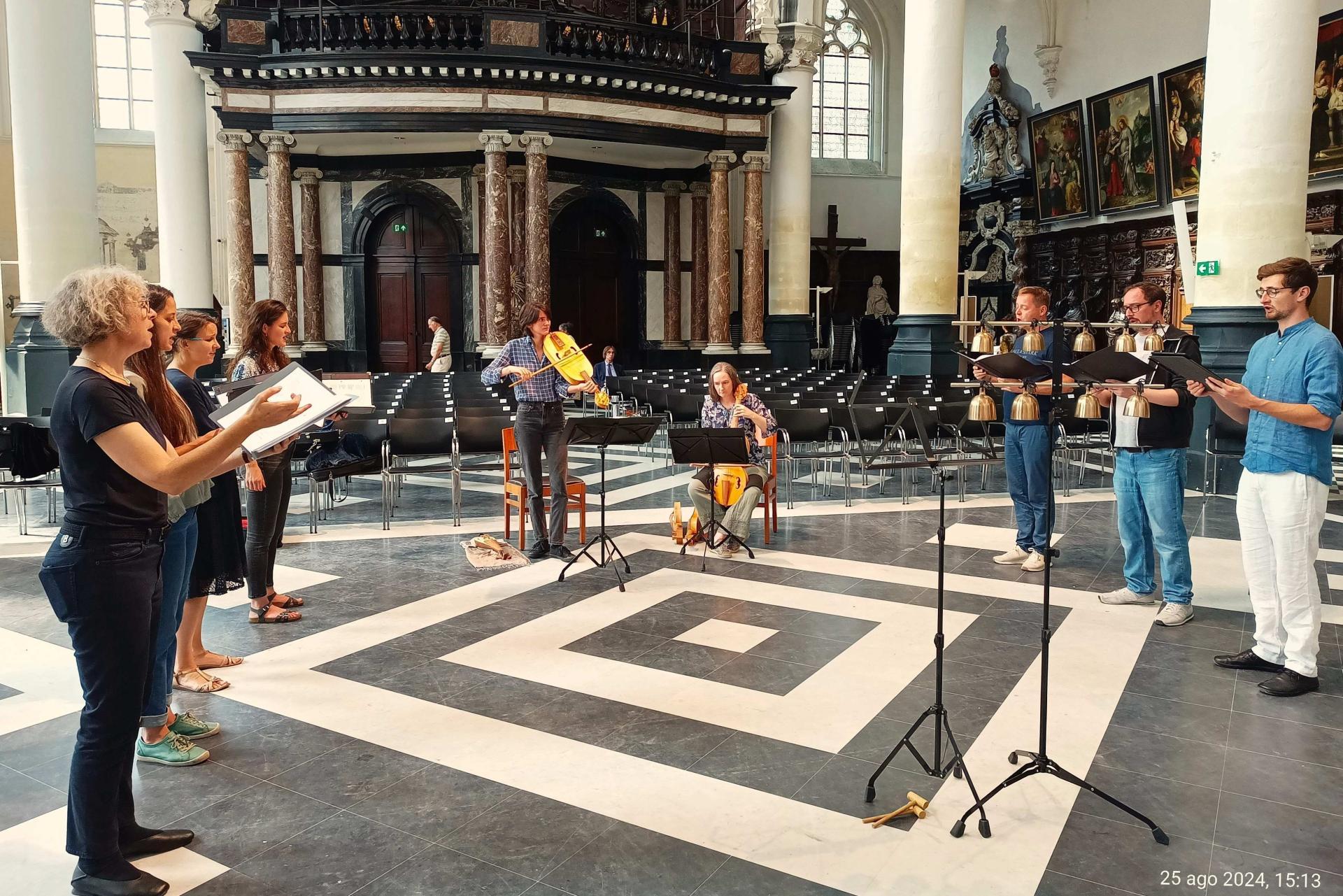 Per-Sonat nella Sint-Pauluskerk durante la prova (foto di Paolo Scarnecchia)