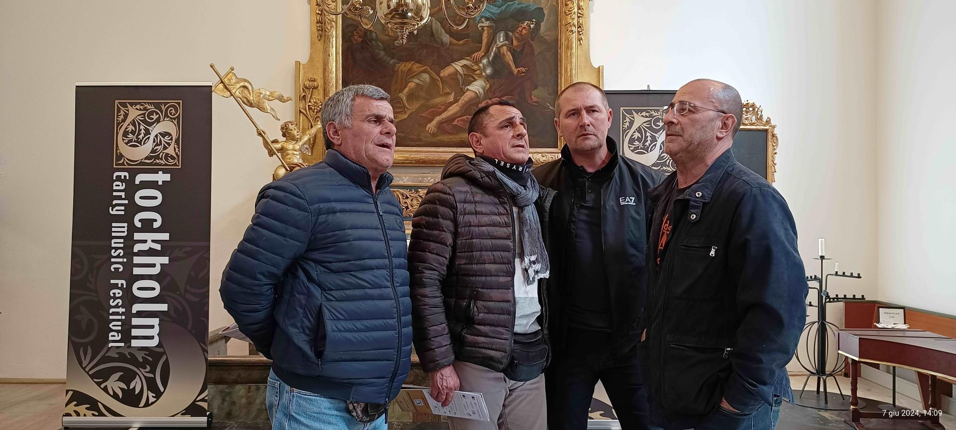 Tenore di Oniferi durante la prova nella Chiesa Finlandese di Stoccolma (foto di P. Scarnecchia)